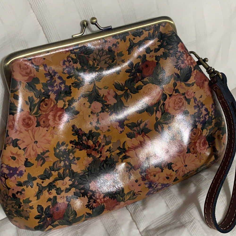 Patricia Nash clutch /wristlet